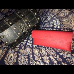 GUESS Glasses Case